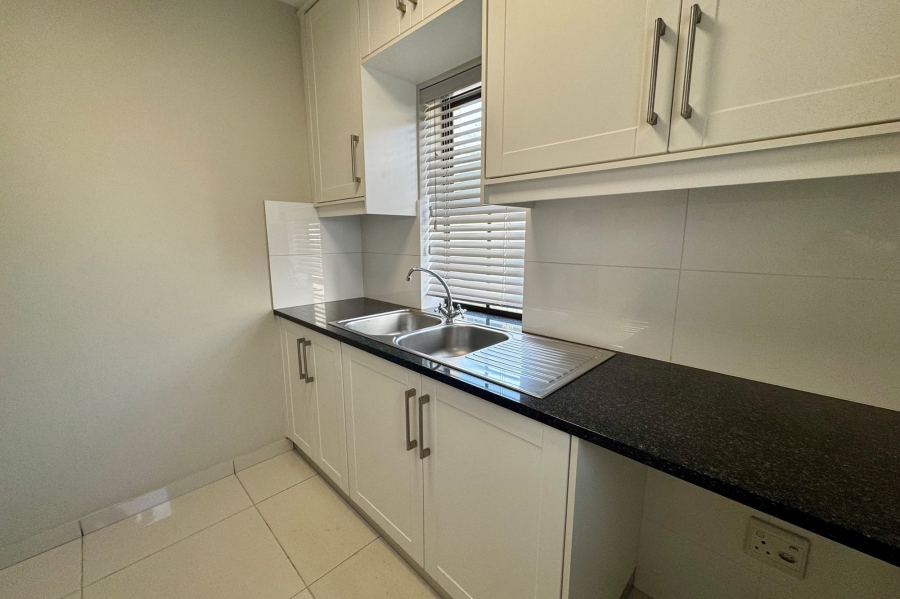 To Let 3 Bedroom Property for Rent in Graanendal Western Cape